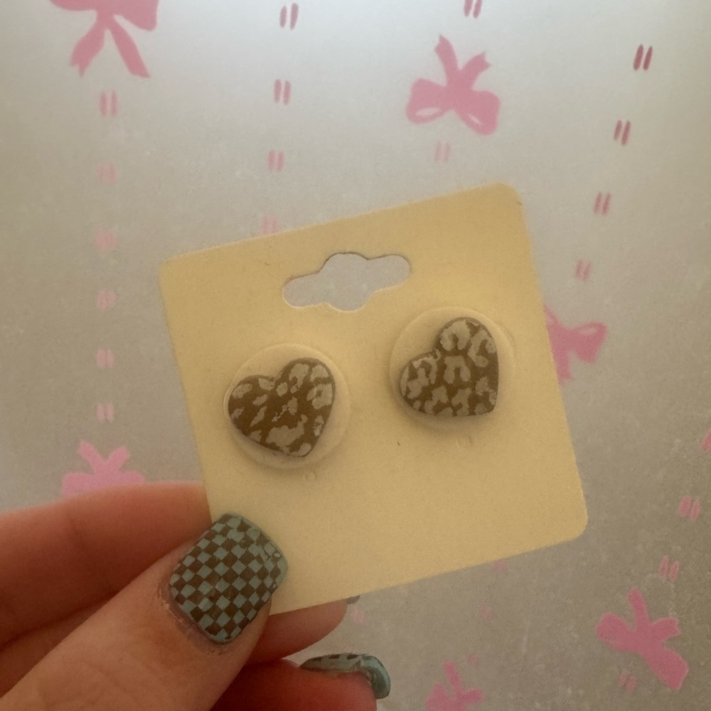 (Choose One) Heart-Shaped Clay Earrings - Picture 2 of 5